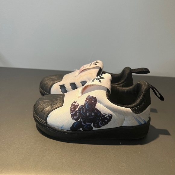 Adidas x marvel sneakers toddler size 6 preloved - Picture 1 of 6